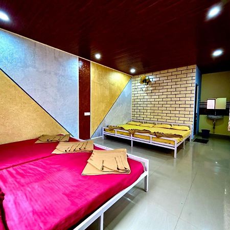 Dandeli Goldfinch Resort Exteriör bild