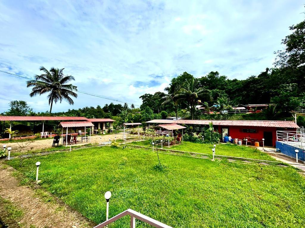 Dandeli Goldfinch Resort Exteriör bild